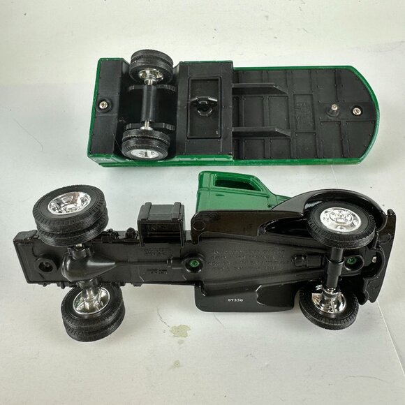 Valvoline Diecast Green & Black Diamond T Cab Tanker Truck Model Bank - Picture 6 of 8